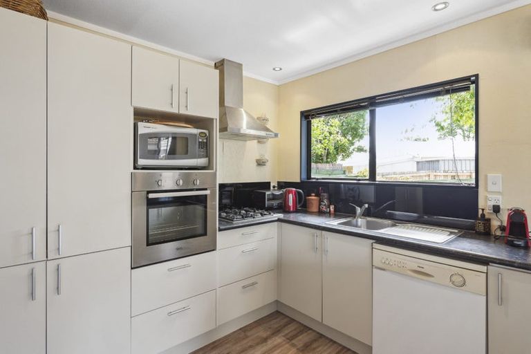 Photo of property in 9b Rodney Grove, Paraparaumu, 5032