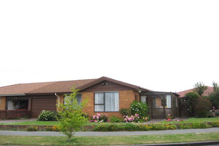 Photo of property in 2/49 Cowes Street, Avondale, Christchurch, 8061