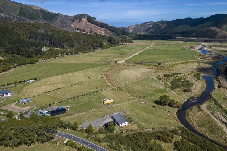 Photo of property in Turvey Farm, 904b Coast Road, Wainuiomata Coast, Wainuiomata, 5373