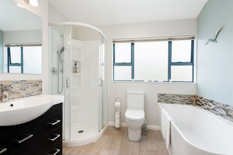 Photo of property in 4 Rimu Terrace, Waikawa, Picton, 7220