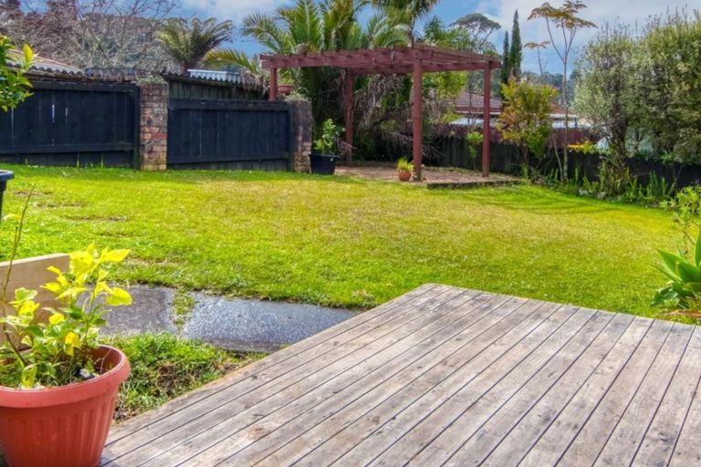 Photo of property in 6 Oakhaven Place, Ranui, Auckland, 0612