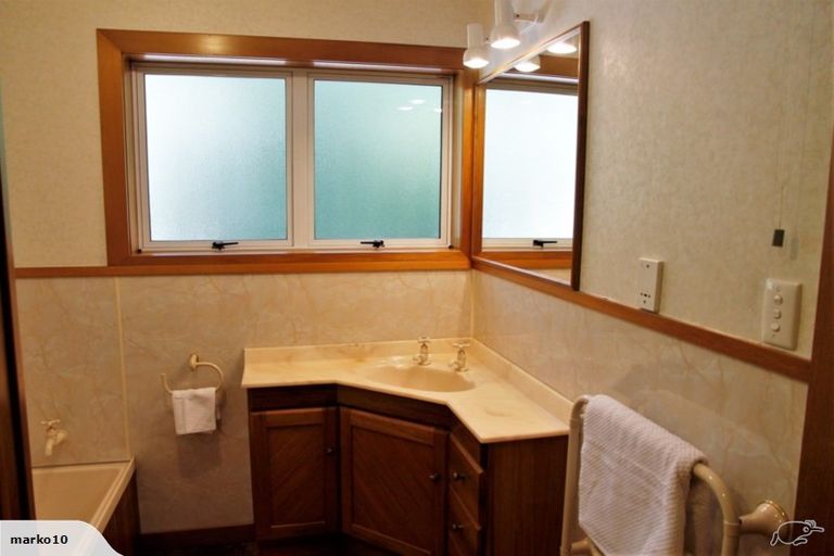 Photo of property in 70 Glen Road, The Glen, Dunedin, 9011