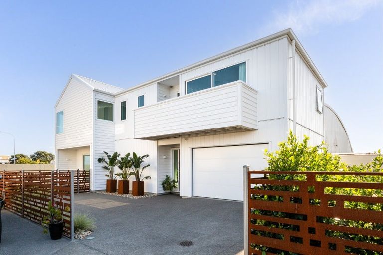 Photo of property in 33 Coronation Street, Ahuriri, Napier, 4110