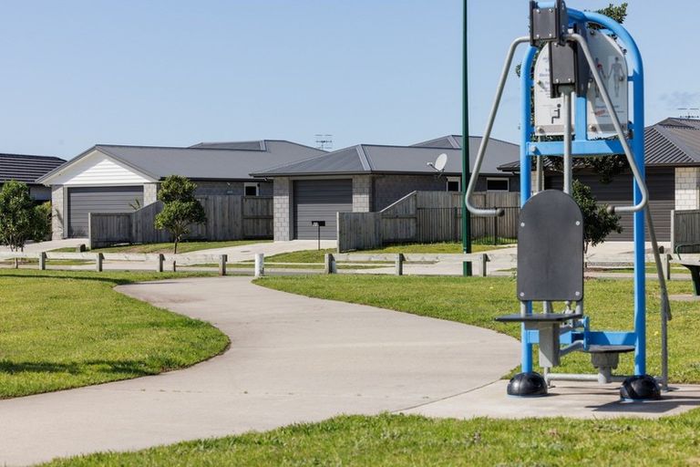 Photo of property in 79 Te Kio Crescent, Papamoa Beach, Papamoa, 3118