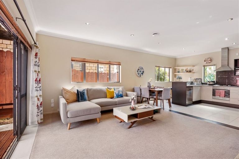 Photo of property in 396a East Tamaki Road, East Tamaki, Auckland, 2013