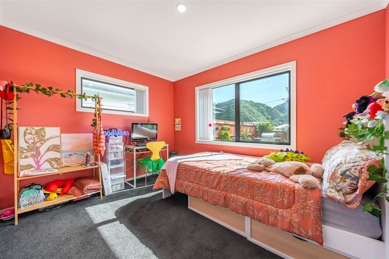 Photo of property in 85 Farmer Crescent, Taita, Lower Hutt, 5011