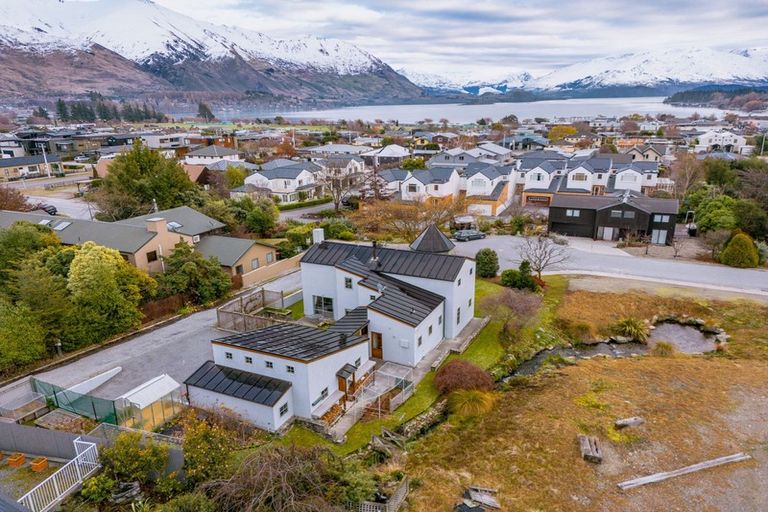 Photo of property in 22 Tenby Street, Wanaka, 9305