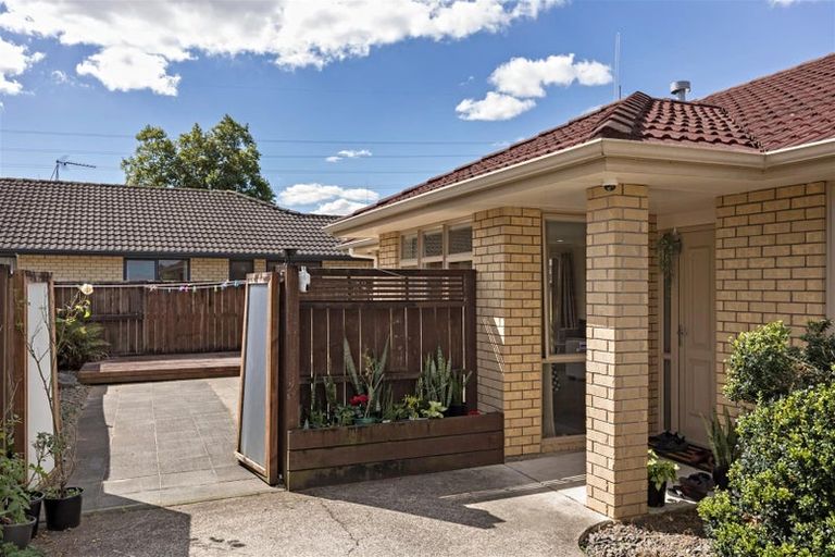 Photo of property in 221 Old Farm Road, Hamilton East, Hamilton, 3216