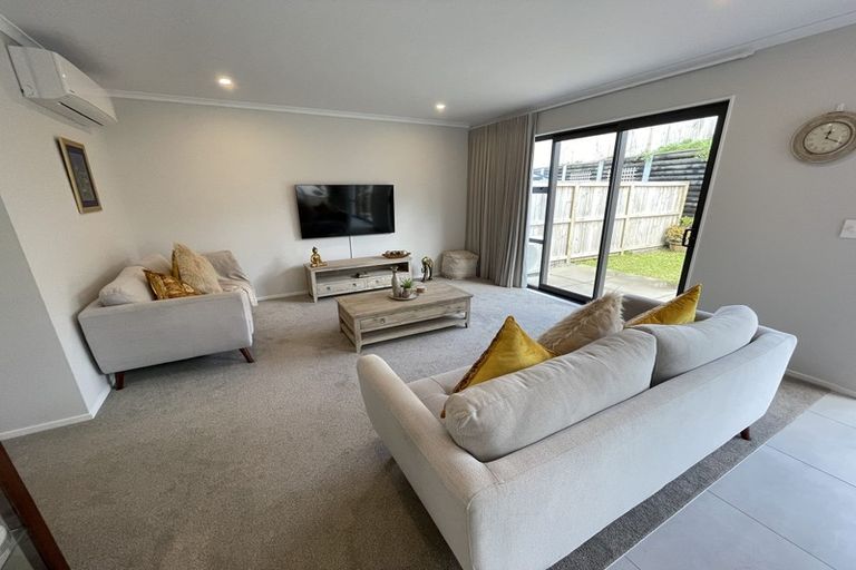 Photo of property in 19 Richard Petterd Way, Swanson, Auckland, 0614