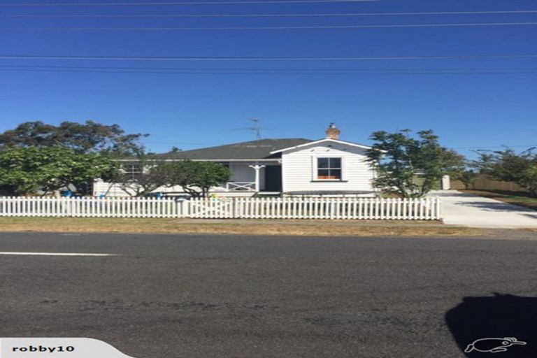Photo of property in 19 Colombo Road, Waiuku, 2123
