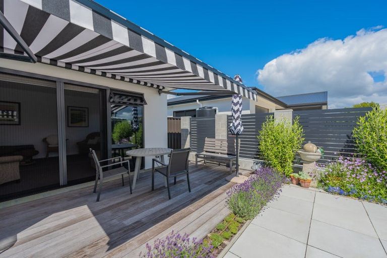 Photo of property in 8a Avenue Road, Greenmeadows, Napier, 4112