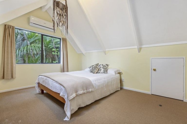 Photo of property in 11 Valley View Road, Titirangi, Auckland, 0604