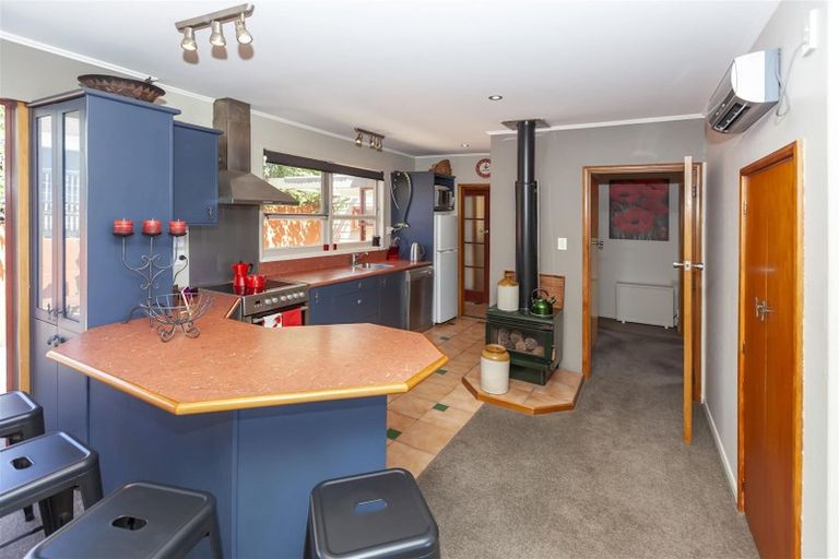 Photo of property in 2/33 Beach Road, Paekakariki, 5034
