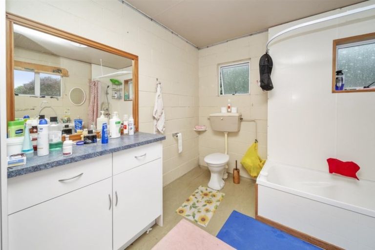 Photo of property in 14 Barclay Road, Okaiawa, Hawera, 4671