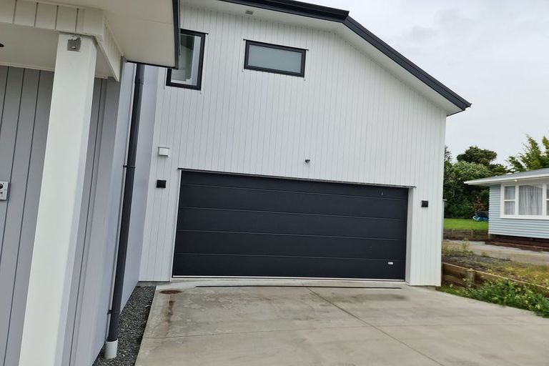 Photo of property in 107b Wharf Road, Te Atatu Peninsula, Auckland, 0610
