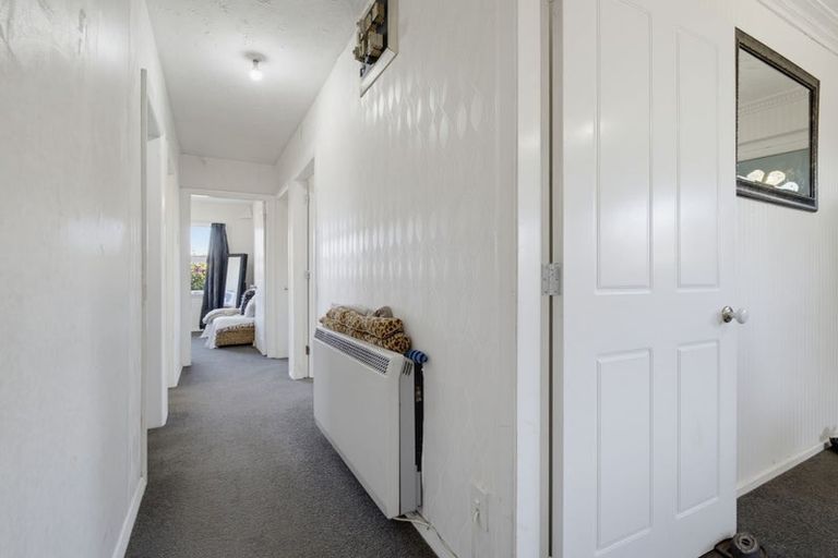 Photo of property in 42 Daniels Road, Redwood, Christchurch, 8051