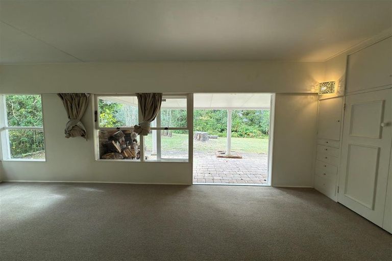 Photo of property in 208 Godley Road, Titirangi, Auckland, 0604