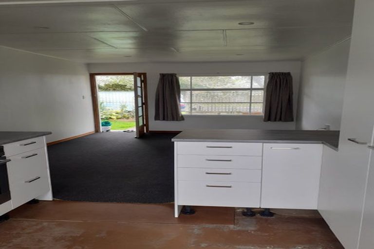 Photo of property in 5 Whiteley Street, Moturoa, New Plymouth, 4310