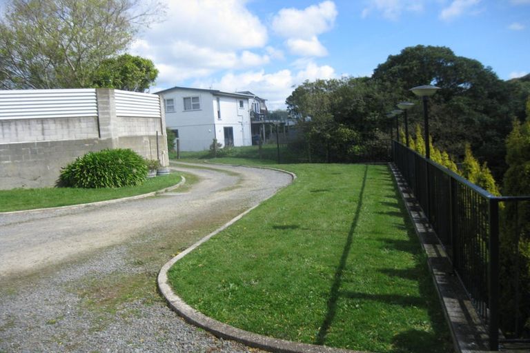 Photo of property in 17 Holly Grove, Maungaraki, Lower Hutt, 5010