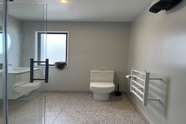 Photo of property in 4c Rawhiti Avenue, New Brighton, Christchurch, 8083