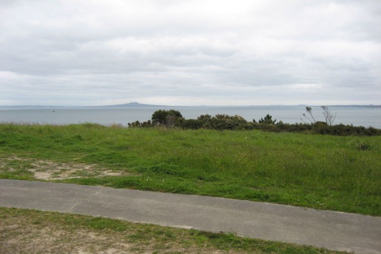 Photo of property in 76 Beauvoir Avenue, Matakatia, Whangaparaoa, 0930