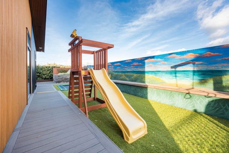 Photo of property in 5 Te Kiri Street, Himatangi Beach, Foxton, 4891