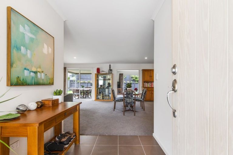 Photo of property in 5 Hamon Place, Pukehangi, Rotorua, 3015