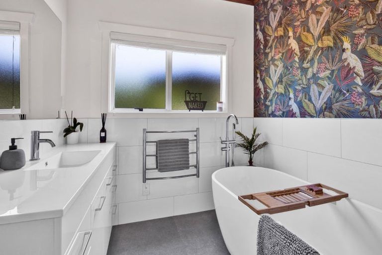 Photo of property in 44 Upjohn Street, Brooklands, New Plymouth, 4310