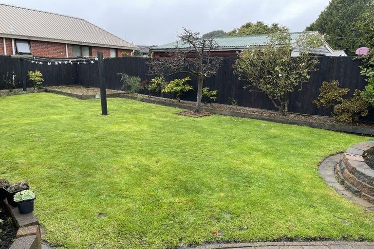 Photo of property in 16 Wychwood Crescent, Bishopdale, Christchurch, 8053