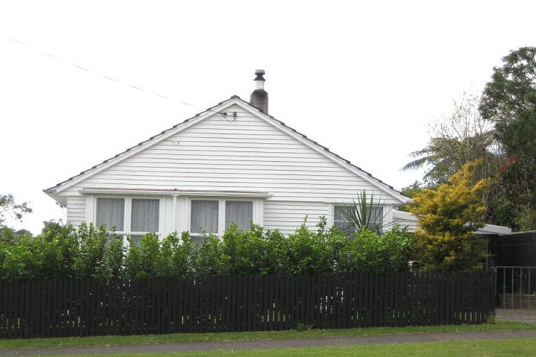 Photo of property in 54 Cook Street, Marfell, New Plymouth, 4310