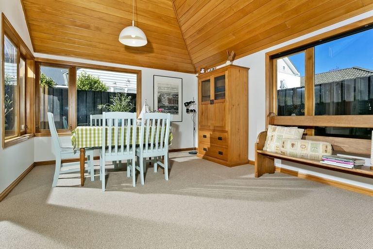 Photo of property in 2/76 Norwood Road, Bayswater, Auckland, 0622