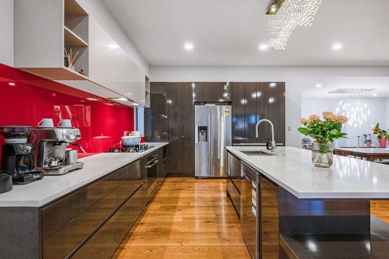 Photo of property in 120 San Valentino Drive, Henderson, Auckland, 0612