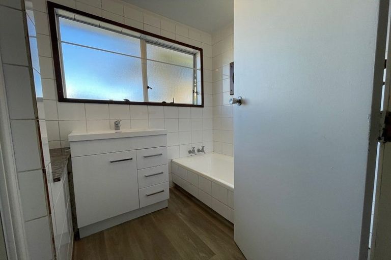Photo of property in 9 Joshua Place, Weymouth, Auckland, 2103