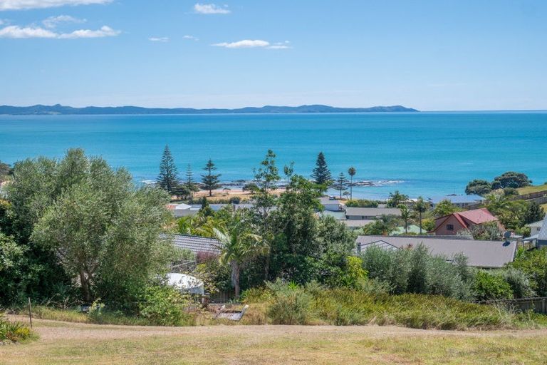 Photo of property in 35 Dudley Crescent, Cable Bay, 0420