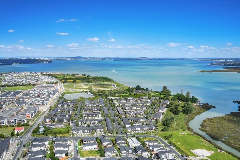 Photo of property in 4b Scott Road, Stanmore Bay, Whangaparaoa, 0932