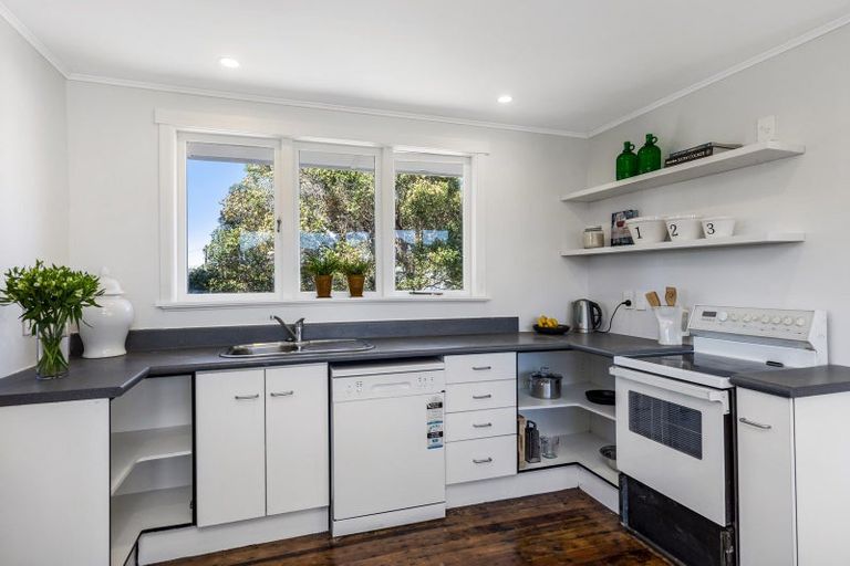 Photo of property in 40 Rosier Road, Glen Eden, Auckland, 0602