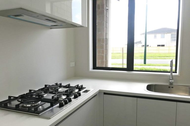 Photo of property in 9 Lavey Road, Flat Bush, Auckland, 2019