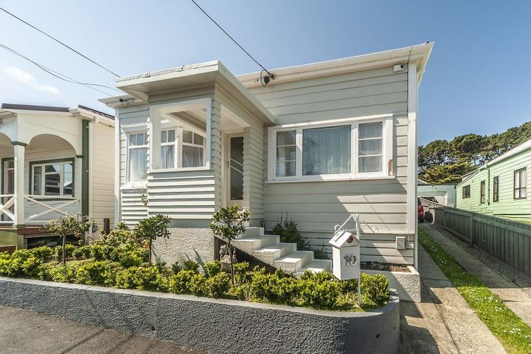 Photo of property in 10 Herald Terrace, Berhampore, Wellington, 6023