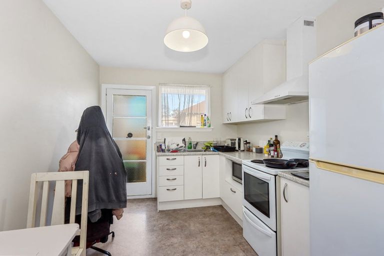 Photo of property in 2/64 Osborne Street, Waltham, Christchurch, 8011