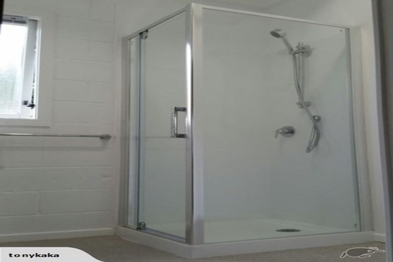 Photo of property in 1/66 Flanshaw Road, Te Atatu South, Auckland, 0610