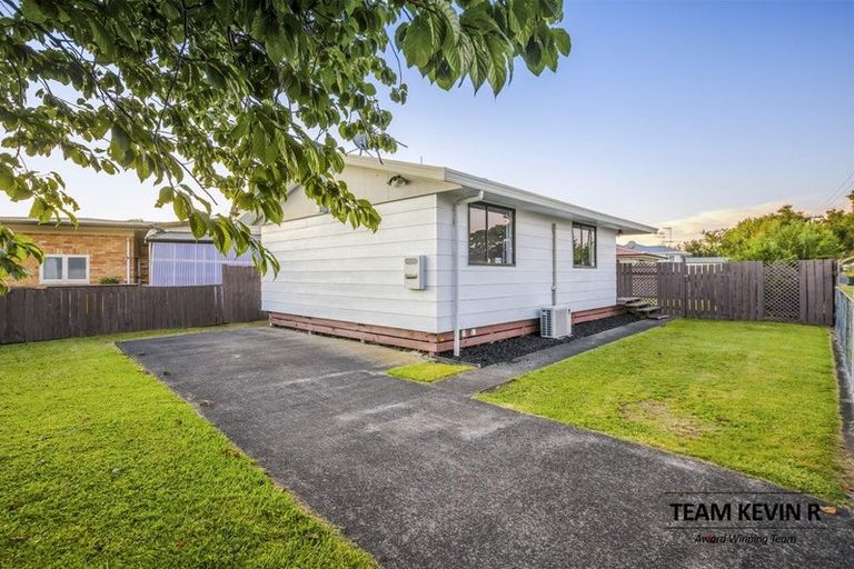 Photo of property in 2/27 Scott Road, Papakura, 2110