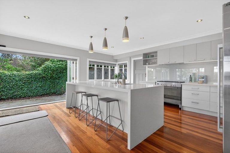 Photo of property in 49 Tio Tio Road, Miramar, Wellington, 6022