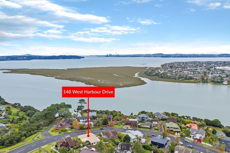 Photo of property in 148 West Harbour Drive, West Harbour, Auckland, 0618