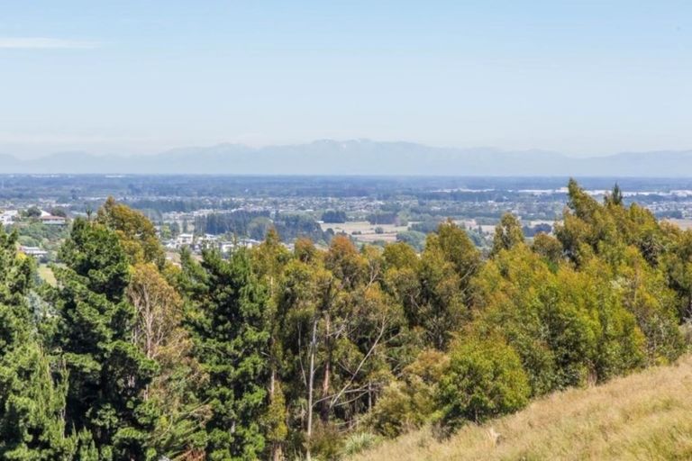 Photo of property in 8 Halcyon Way, Cashmere, Christchurch, 8022