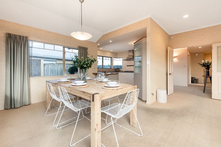 Photo of property in 37 Rosberg Place, Mount Maunganui, 3116