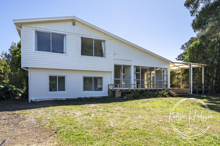 Photo of property in 26 Whaka Street, Maungaturoto, 0520