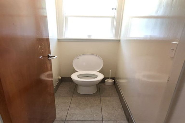 Photo of property in 2/54 Kings Crescent, Hutt Central, Lower Hutt, 5010