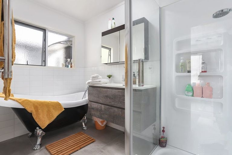 Photo of property in 2/56 James Laurie Street, Henderson, Auckland, 0612