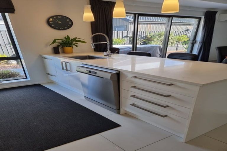 Photo of property in 74 Bradwell Crescent, Halswell, Christchurch, 8025