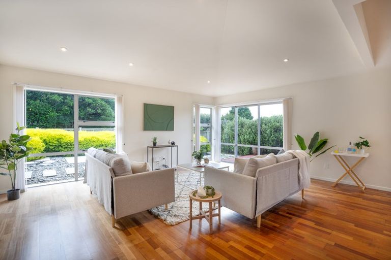 Photo of property in 42 Waverton Terrace, Churton Park, Wellington, 6037